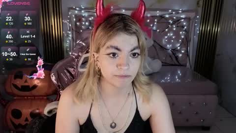 Snapshot of lili_conor_s chatting on October 27, 2025, 3:10 am Lili online show from October 27, 2025, 3:10 am