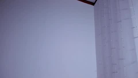 Lili online show from October 17, 2025, 8:33 pm