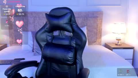 Snapshot of lili_milf4 chatting on October 15, 2025, 11:43 am LILI MILF online show from October 15, 2025, 11:43 am