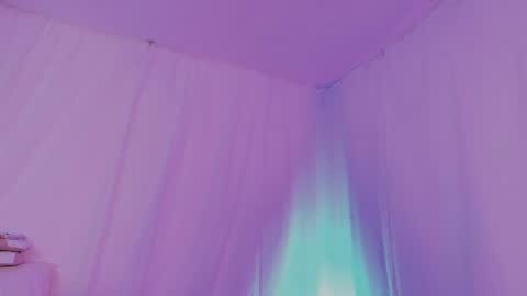 Lili online show from November 8, 2025, 5:01 pm