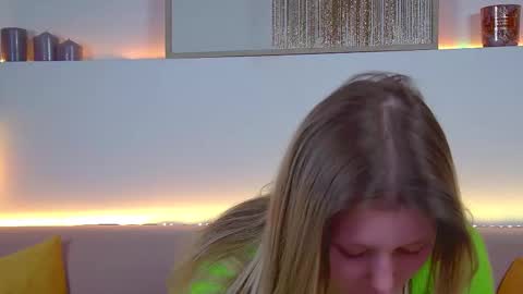 Mia online show from February 28, 2025, 6:43 am