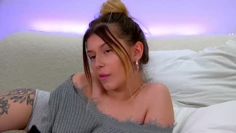 Mia online show from March 3, 2025, 4:14 pm