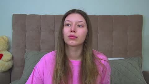 Snapshot of liliabianca chatting on February 16, 2026, 6:53 am Mia online show from February 16, 2026, 6:53 am