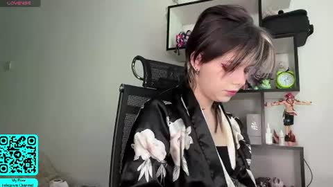 Snapshot of liliandaniels chatting on July 4, 2026, 7:03 am Lilian online show from July 4, 2026, 7:03 am