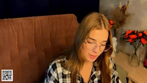 Snapshot of lilianlees chatting on November 13, 2025, 4:06 pm LilianLees online show from November 13, 2025, 4:06 pm