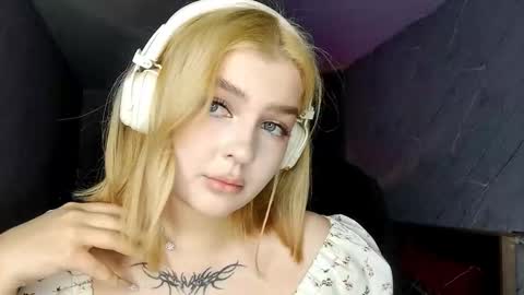 Snapshot of lilianniimi chatting on February 28, 2026, 3:46 pm Nana online show from February 28, 2026, 3:46 pm