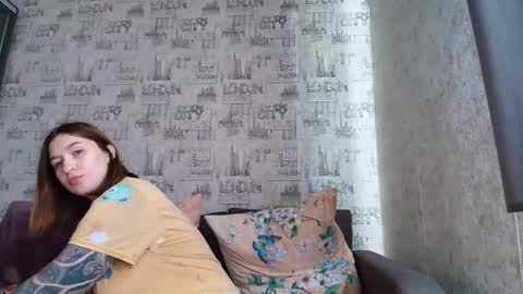 liliawoolf online show from September 14, 2025, 6:23 am