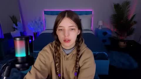 Lili Bakery online show from December 5, 2025, 3:59 am