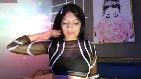 Simone 3 online show from October 6, 2025, 6:38 pm