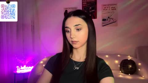 Lina online show from March 22, 2026, 10:24 pm