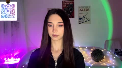 Lina online show from April 8, 2026, 10:32 pm