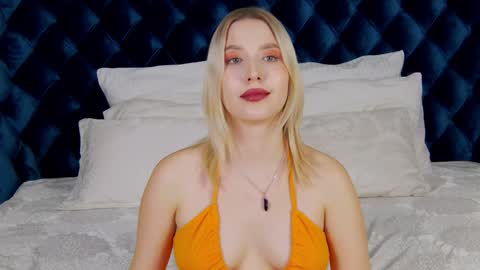 Snapshot of lililinn chatting on December 10, 2024, 12:27 pm LiliLinn online show from December 10, 2024, 12:27 pm
