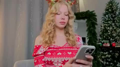 lililok101 online show from December 23, 2025, 3:15 am