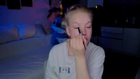 lililok101 online show from May 14, 2026, 1:56 am