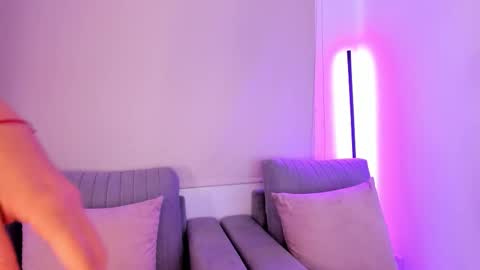 Snapshot of lilily_lv chatting on February 16, 2026, 1:07 pm Lilly online show from February 16, 2026, 1:07 pm