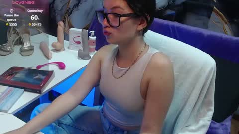 lilimini online show from March 8, 2025, 7:20 pm