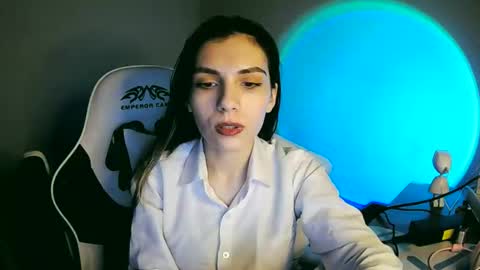 lilirose online show from December 22, 2024, 5:42 pm