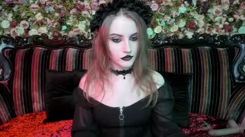 lilit_el_ online show from April 5, 2026, 9:45 pm