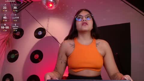 Lilith and Khloe  online show from September 20, 2025, 11:33 am