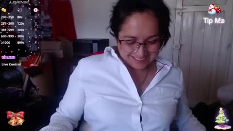 Laura lopez online show from December 11, 2024, 2:33 pm