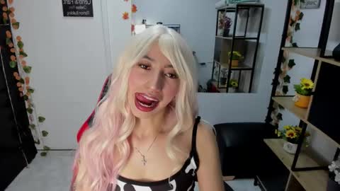 lilith cooper20 online show from December 16, 2025, 10:37 pm