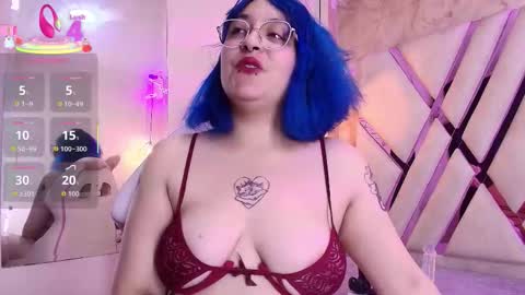 Snapshot of lilith_curvy chatting on October 14, 2025, 8:20 pm online show from October 14, 2025, 8:20 pm