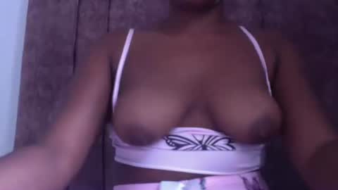 Snapshot of lilith_lala chatting on February 3, 2025, 10:36 am tina online show from February 3, 2025, 10:36 am