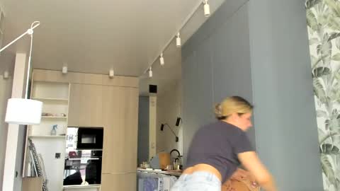 lilith online show from April 12, 2026, 9:58 am