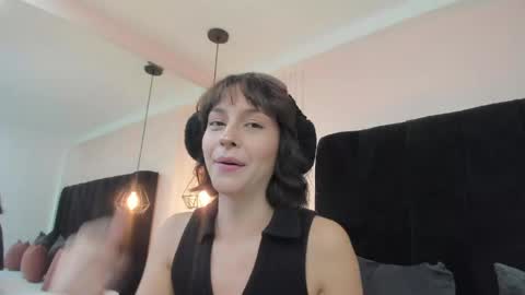lilith_selene online show from April 21, 2026, 9:06 pm