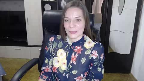 lilith small21 online show from October 8, 2025, 9:07 am