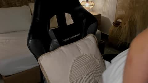 Snapshot of lilith_visser chatting on February 19, 2026, 7:10 pm L I L I online show from February 19, 2026, 7:10 pm