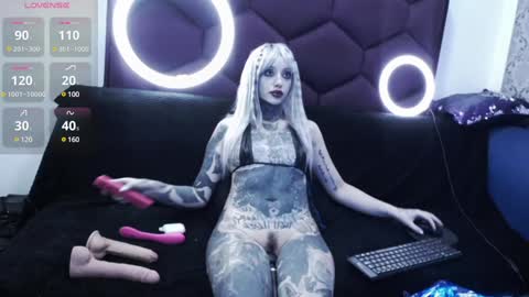 Snapshot of lilithlevis chatting on December 20, 2024, 1:14 am Tifon Mary - Indepent model online show from December 20, 2024, 1:14 am