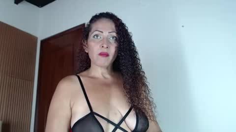 lilithphillis1 online show from December 17, 2025, 5:08 pm