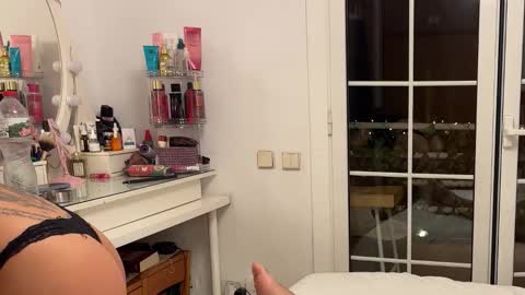 Snapshot of lilithvesper chatting on December 17, 2025, 5:30 pm Lilith Marco online show from December 17, 2025, 5:30 pm