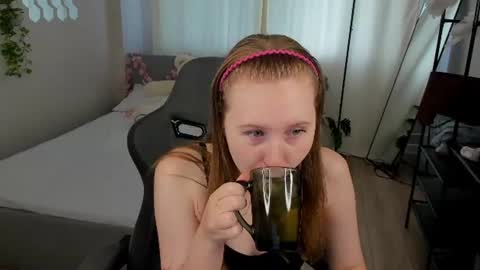  Lili Tiny  GMT2 3-10AM  MonTueWedThuSat online show from July 29, 2026, 1:37 am