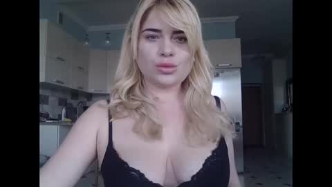 liliya133244 online show from April 5, 2026, 8:44 am