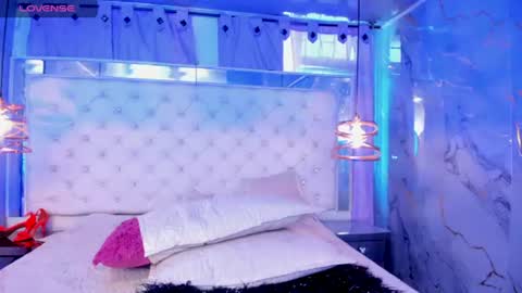 lill_kims online show from June 10, 2026, 3:22 pm