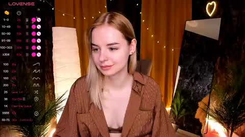 Snapshot of lillian_shine chatting on April 26, 2026, 7:50 am Lillian online show from April 26, 2026, 7:50 am