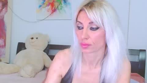 Lara online show from April 19, 2026, 5:56 pm