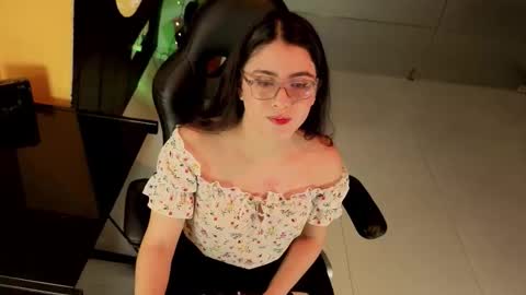 Snapshot of lillianderson chatting on September 21, 2025, 12:07 pm lillianderson - Next stream start at 0700hs GTM-3 online show from September 21, 2025, 12:07 pm