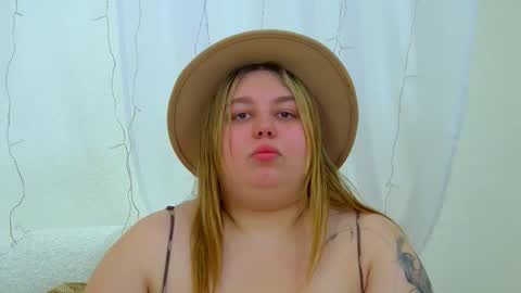 LillianHaig online show from February 18, 2026, 6:48 pm