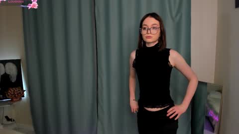 Lily online show from February 6, 2026, 7:28 pm