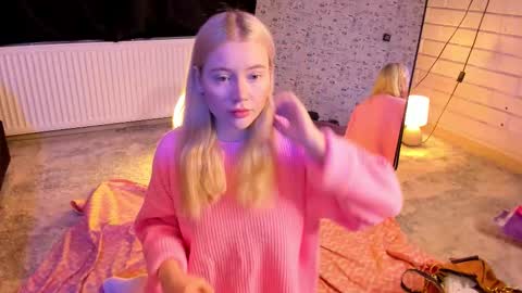 lillie_berry online show from February 24, 2026, 4:32 am