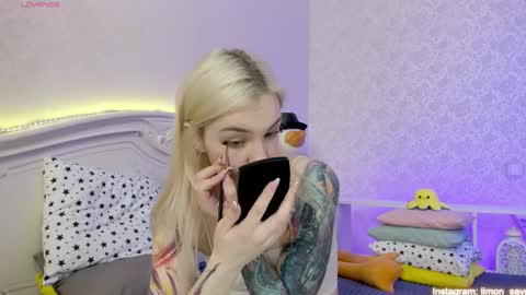 Snapshot of lillimooore chatting on February 12, 2025, 12:05 am LilliMoore online show from February 12, 2025, 12:05 am