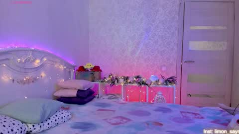 Snapshot of lillimooore chatting on October 29, 2025, 12:35 am LilliMoore online show from October 29, 2025, 12:35 am