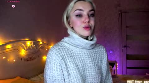 LilliMoore online show from March 8, 2026, 2:04 am