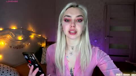 LilliMoore online show from April 12, 2026, 11:32 pm