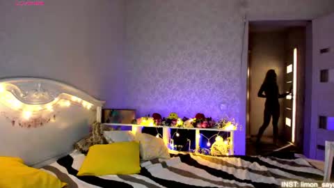 Snapshot of lillimooore chatting on July 3, 2026, 11:33 pm LilliMoore online show from July 3, 2026, 11:33 pm
