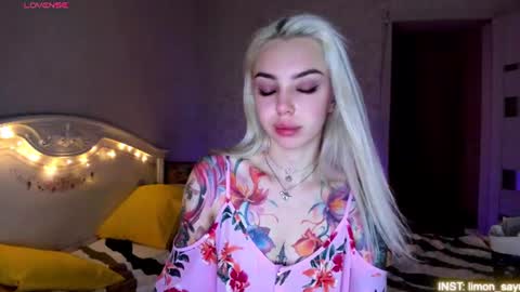 Snapshot of lillimooore chatting on July 7, 2026, 10:58 pm LilliMoore online show from July 7, 2026, 10:58 pm