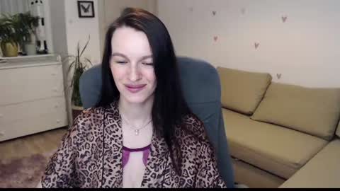 lilliyves online show from July 19, 2026, 9:40 pm